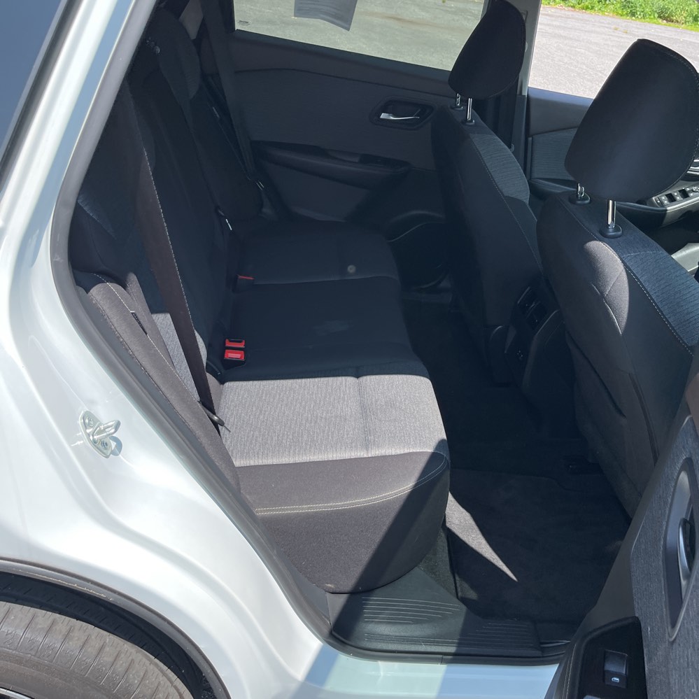 2023 Nissan Rogue SV - Photo 15
