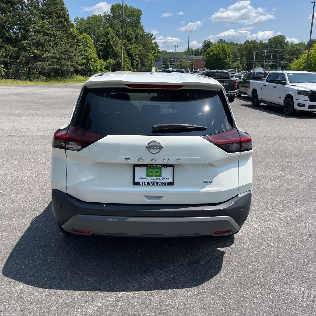 2023 Nissan Rogue SV - Photo 8