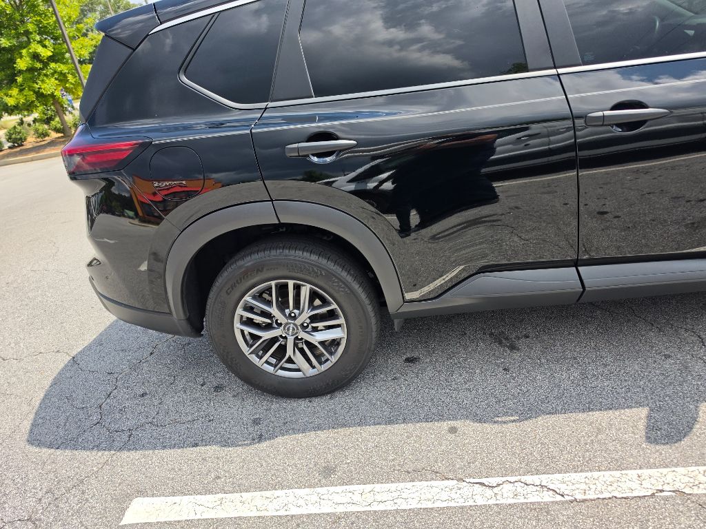2025 Nissan Rogue S - Photo 17