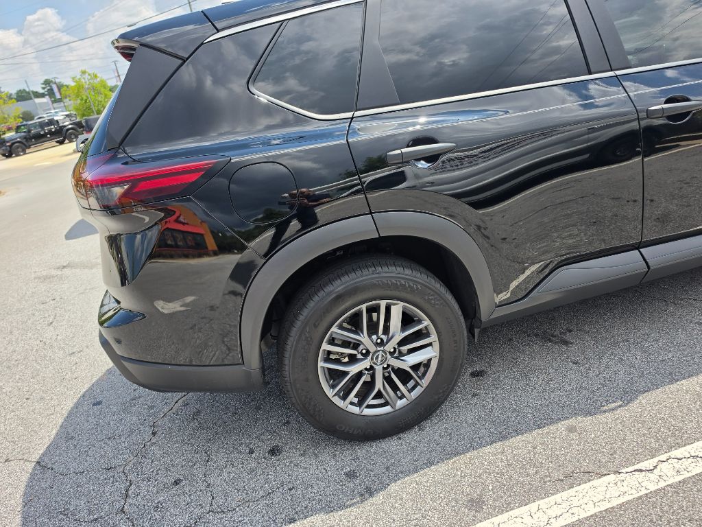 2025 Nissan Rogue S - Photo 14