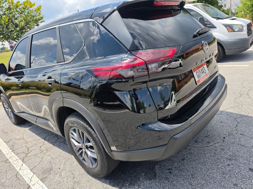 2025 Nissan Rogue S - Photo 11